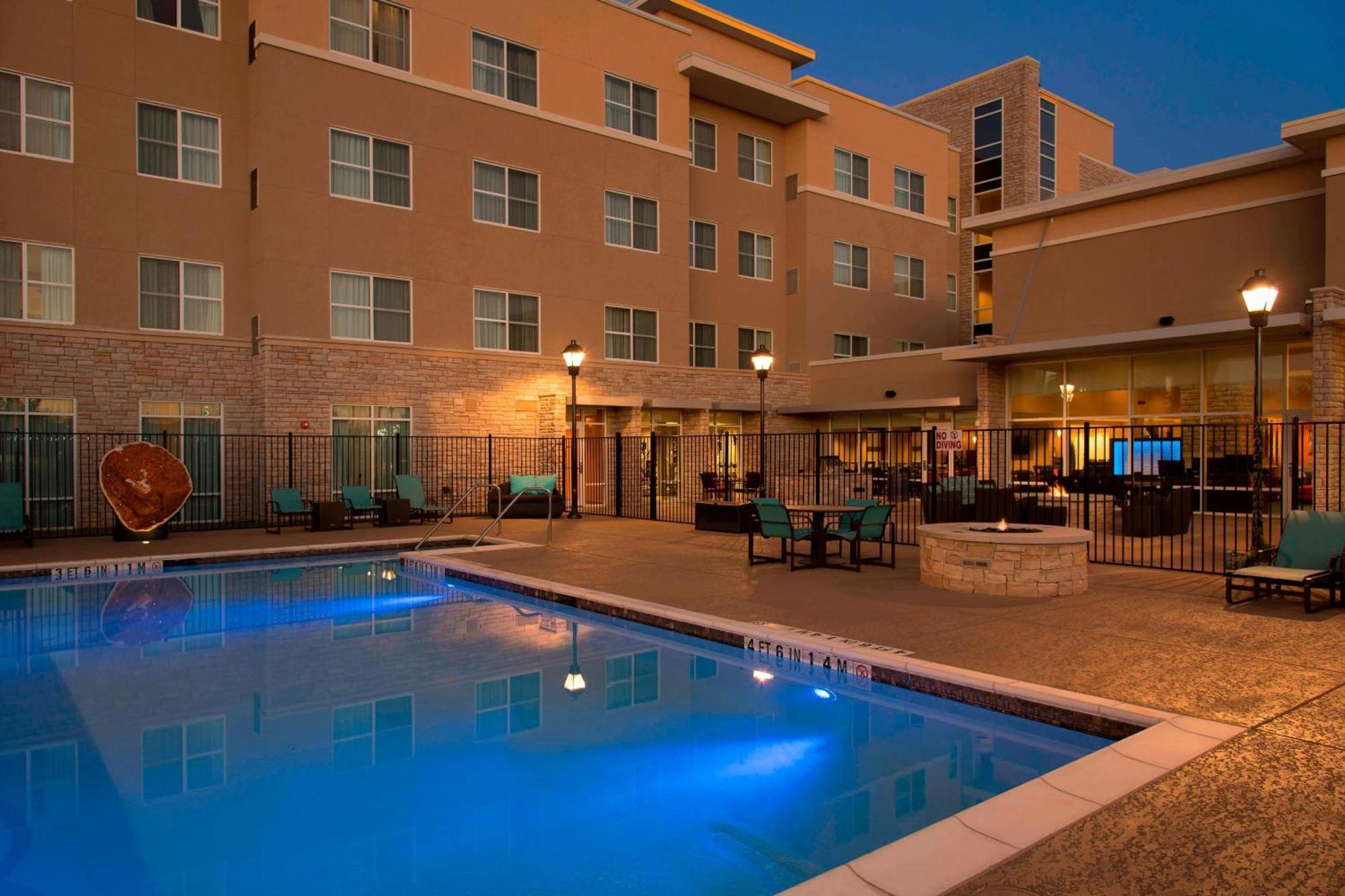 Residence Inn By Marriott Austin - University Area מראה חיצוני תמונה